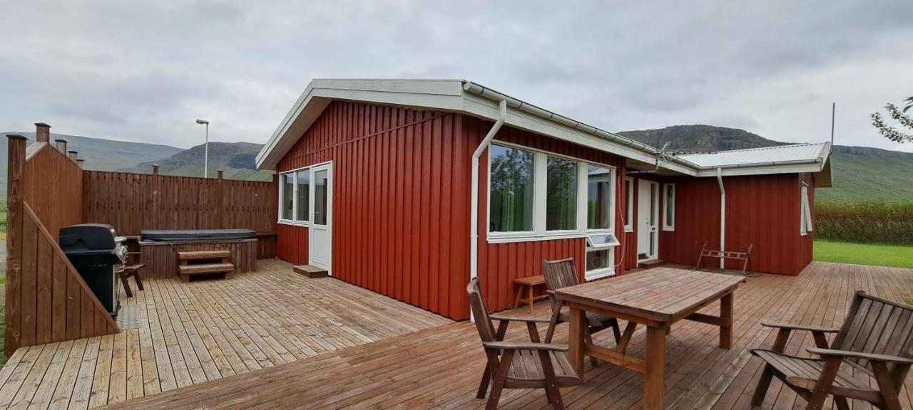 דירות Patreksfjordur Aegisholt Privete House With Hot Tub מראה חיצוני תמונה